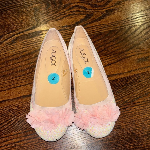 Sugar, pink sequin flower detail shoes. Girls size 2 - Picture 3 of 4